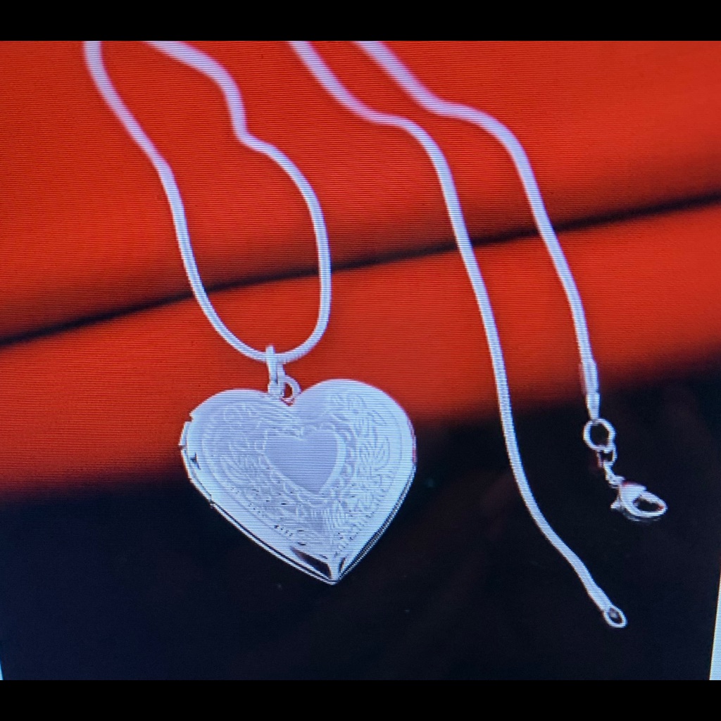 Mothers Day Heart Locket Photo Holder